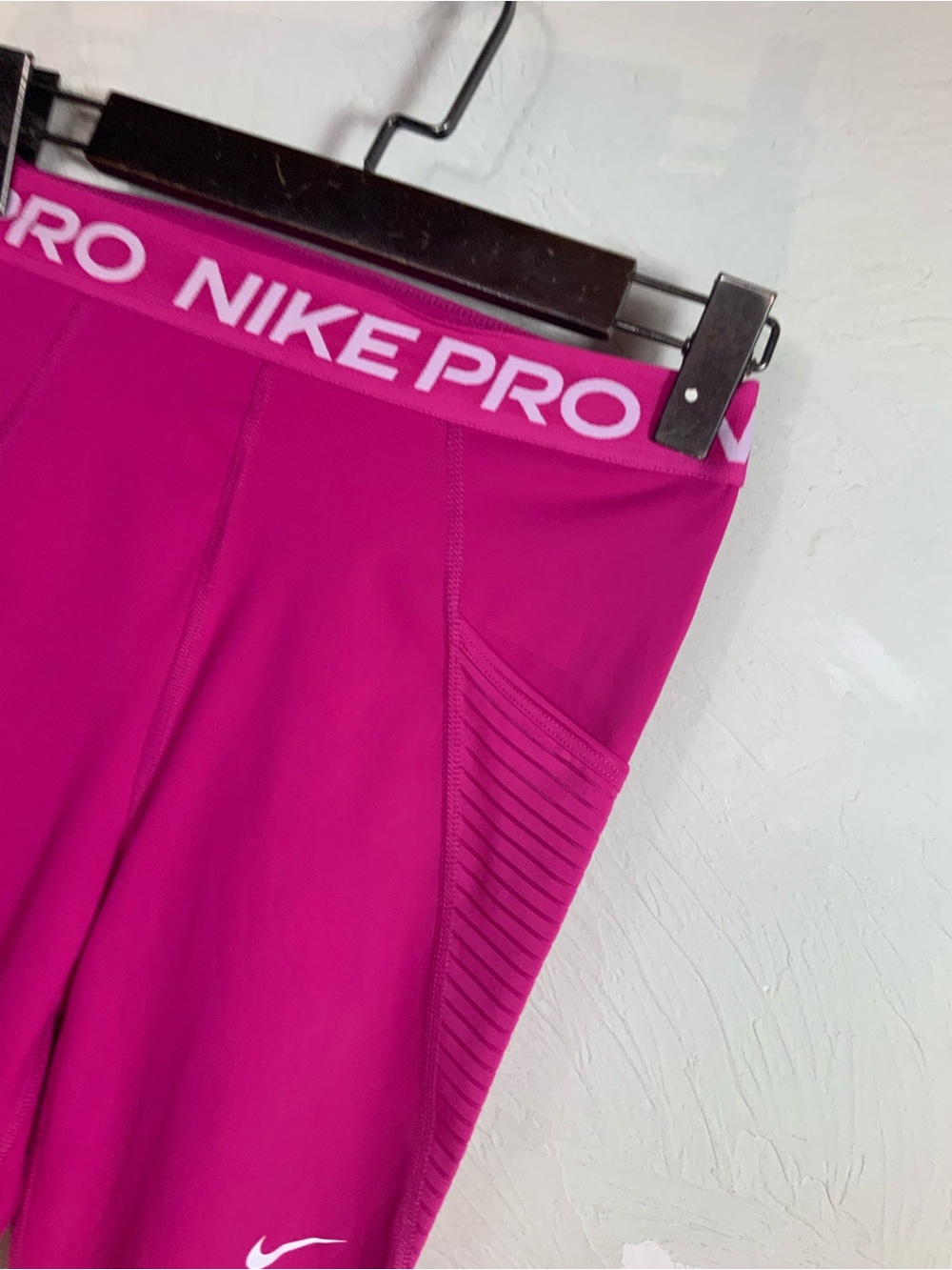 Nike Pro Dri-FIT Women's Pink Athletic Leggings Size M Training Workout Gym - Picture 3 of 8
